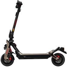 Czarna hulajnoga elektryczna Segway GT3 Pro z szerokimi oponami i sportowym designem