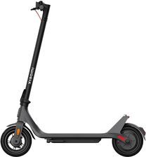Czarno-szara hulajnoga elektryczna Xiaomi Electric Scooter 6 o minimalistycznym designie